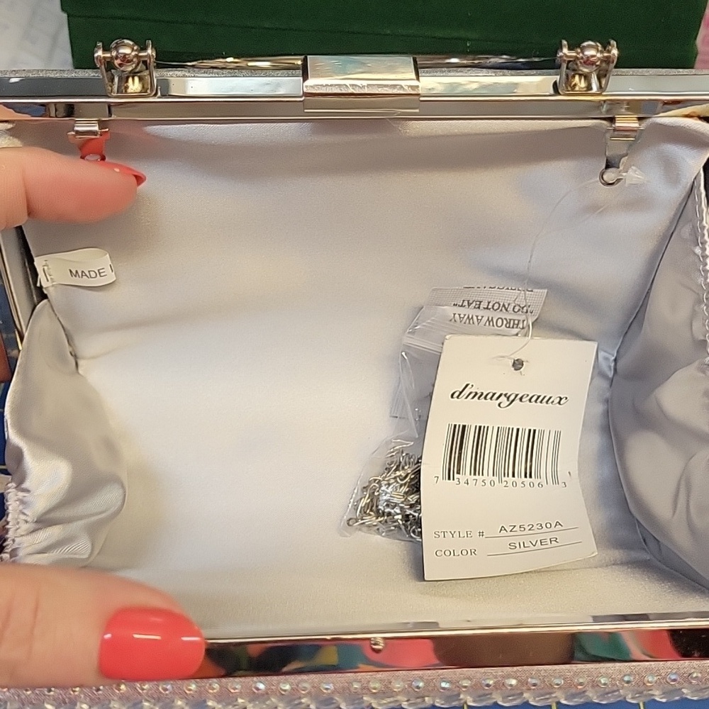 Elegant Silver & Rhinestone Handbag 7x5x3.5 New - Picture 3 of 6